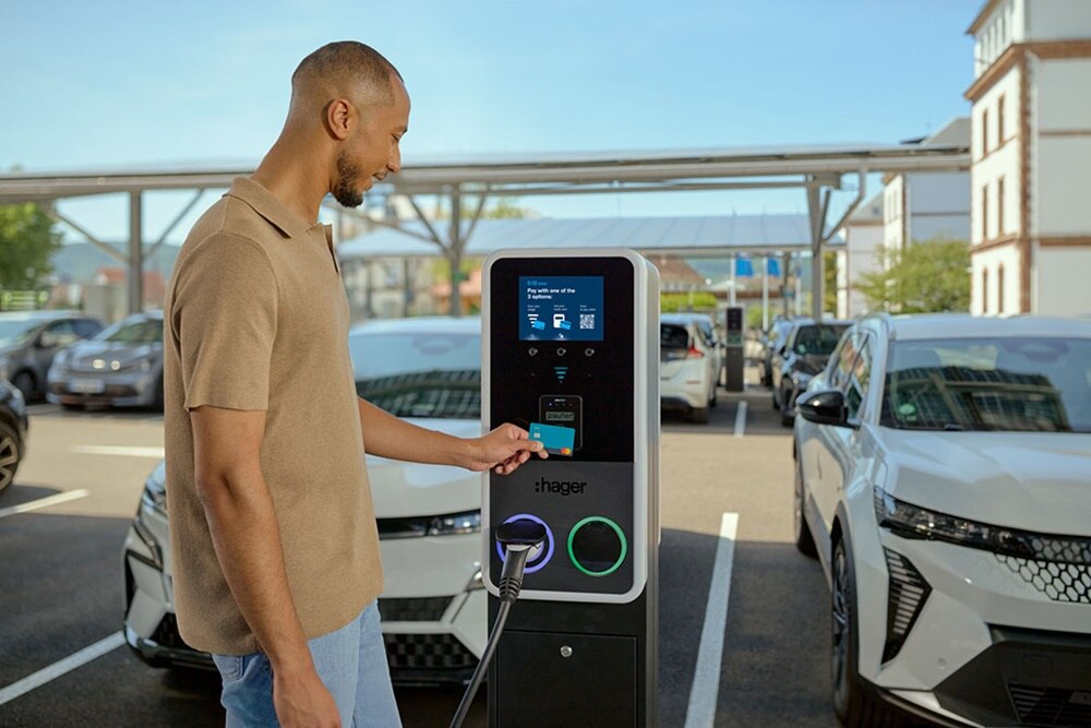 Borne de recharge Hager witty park